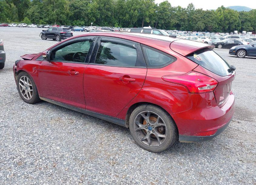 Photo 3 of 2015 Ford Focus SE (VIN 1FADP3K20FL235198)
