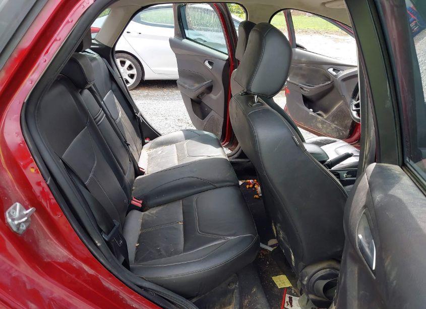 Photo 8 of 2015 Ford Focus SE (VIN 1FADP3K20FL235198)