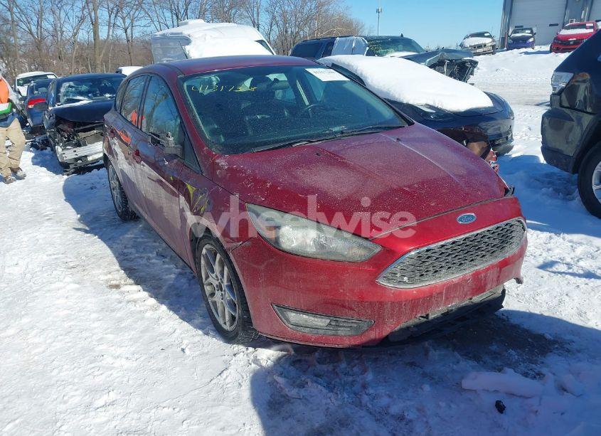 2015 Ford Focus SE (VIN 1FADP3K20FL268587) main photo