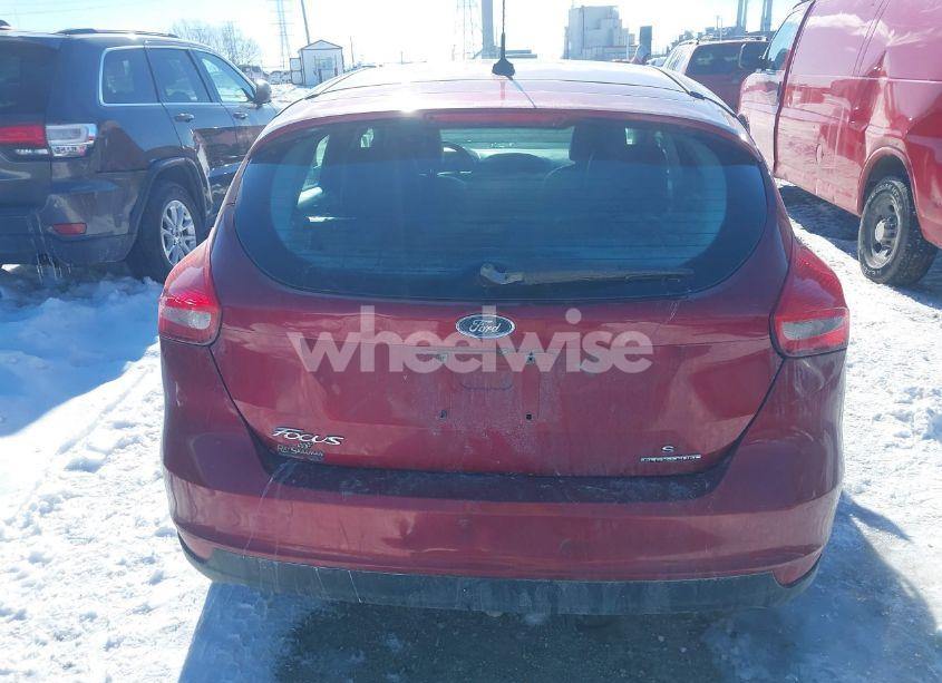 Photo 16 of 2015 Ford Focus SE (VIN 1FADP3K20FL268587)