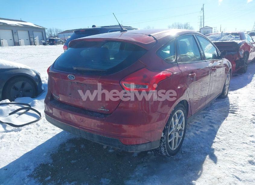 Photo 4 of 2015 Ford Focus SE (VIN 1FADP3K20FL268587)