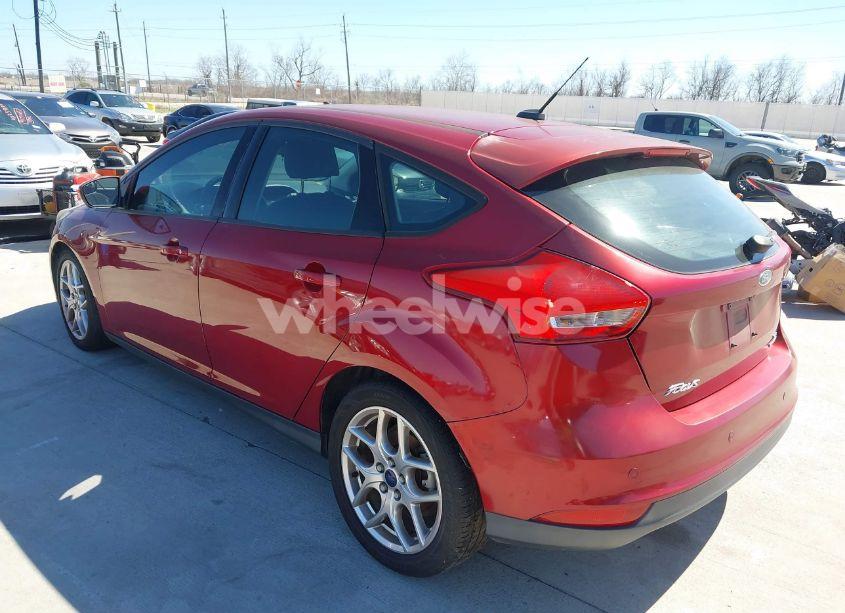 Photo 3 of 2015 Ford Focus SE (VIN 1FADP3K20FL274809)