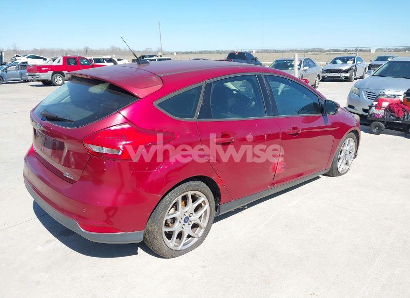 Photo 4 of 2015 Ford Focus SE (VIN 1FADP3K20FL274809)