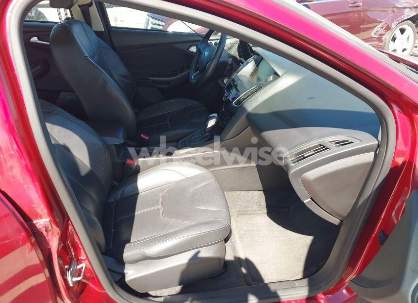 Photo 5 of 2015 Ford Focus SE (VIN 1FADP3K20FL274809)