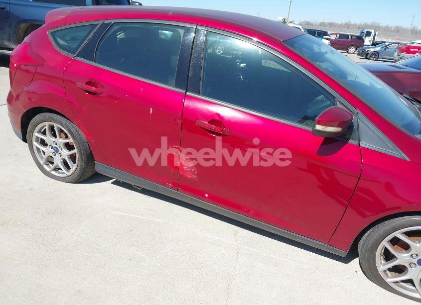 Photo 6 of 2015 Ford Focus SE (VIN 1FADP3K20FL274809)