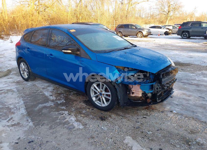 2015 Ford Focus SE (VIN 1FADP3K20FL319294) main photo