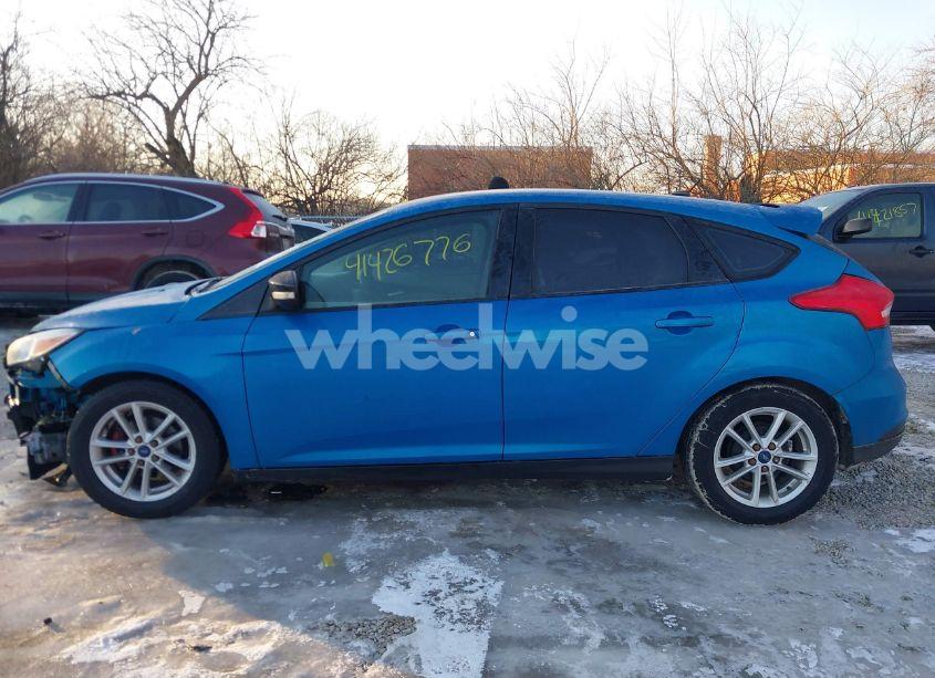 Photo 15 of 2015 Ford Focus SE (VIN 1FADP3K20FL319294)