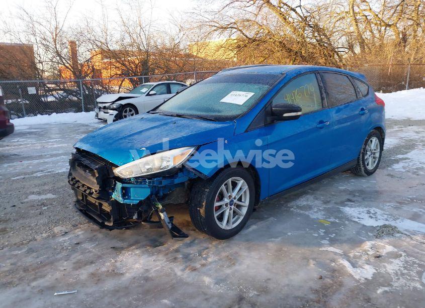 Photo 2 of 2015 Ford Focus SE (VIN 1FADP3K20FL319294)