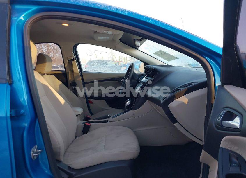 Photo 5 of 2015 Ford Focus SE (VIN 1FADP3K20FL319294)