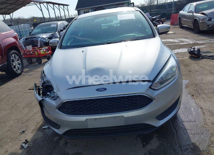 Photo 12 of 2015 Ford Focus SE (VIN 1FADP3K20FL370438)