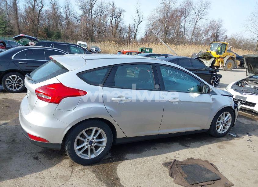 Photo 13 of 2015 Ford Focus SE (VIN 1FADP3K20FL370438)