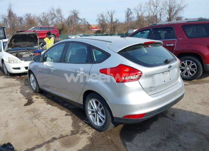 Photo 3 of 2015 Ford Focus SE (VIN 1FADP3K20FL370438)