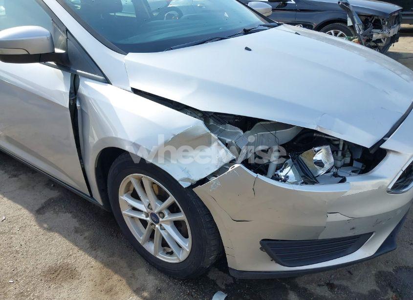 Photo 6 of 2015 Ford Focus SE (VIN 1FADP3K20FL370438)