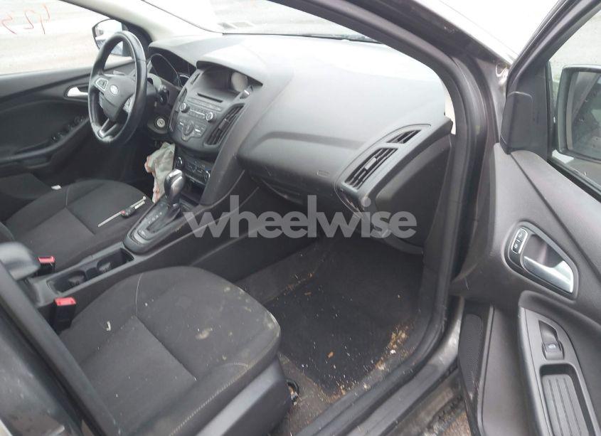 Photo 5 of 2015 Ford Focus SE (VIN 1FADP3K20FL379012)