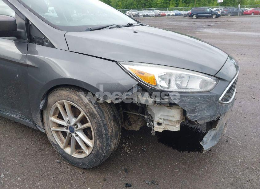 Photo 6 of 2015 Ford Focus SE (VIN 1FADP3K20FL379012)
