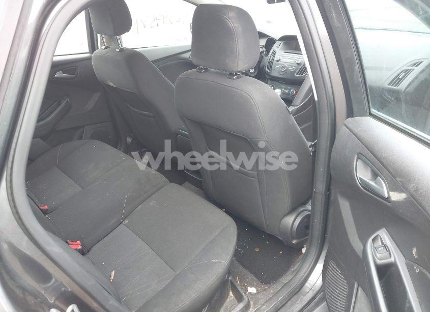 Photo 8 of 2015 Ford Focus SE (VIN 1FADP3K20FL379012)