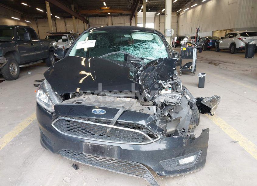 Photo 12 of 2016 Ford Focus SE (VIN 1FADP3K20GL225899)