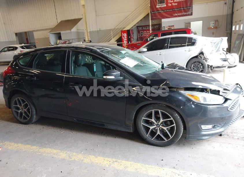 Photo 13 of 2016 Ford Focus SE (VIN 1FADP3K20GL225899)