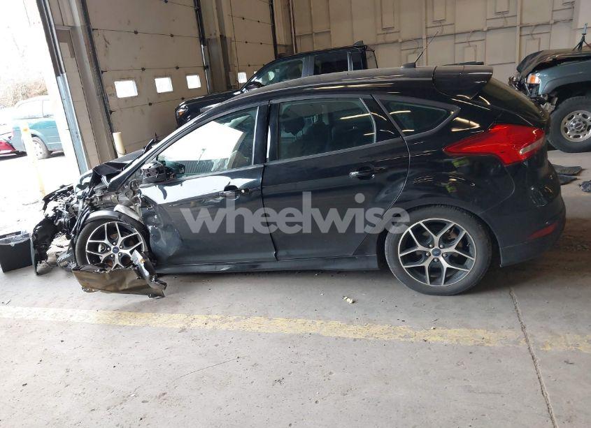 Photo 14 of 2016 Ford Focus SE (VIN 1FADP3K20GL225899)