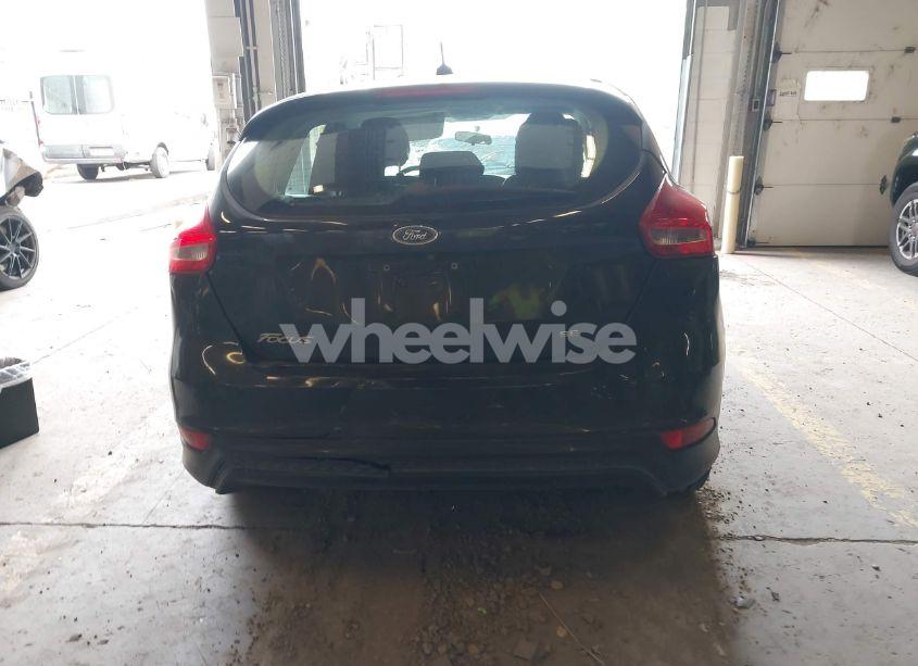 Photo 16 of 2016 Ford Focus SE (VIN 1FADP3K20GL225899)