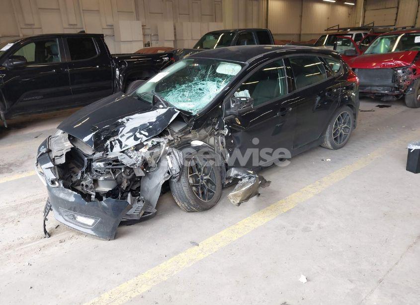 Photo 2 of 2016 Ford Focus SE (VIN 1FADP3K20GL225899)