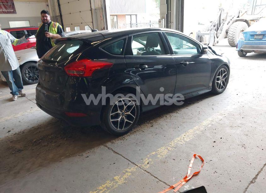 Photo 4 of 2016 Ford Focus SE (VIN 1FADP3K20GL225899)