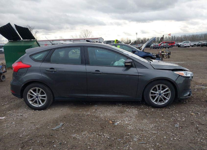 Photo 13 of 2016 Ford Focus SE (VIN 1FADP3K20GL236188)