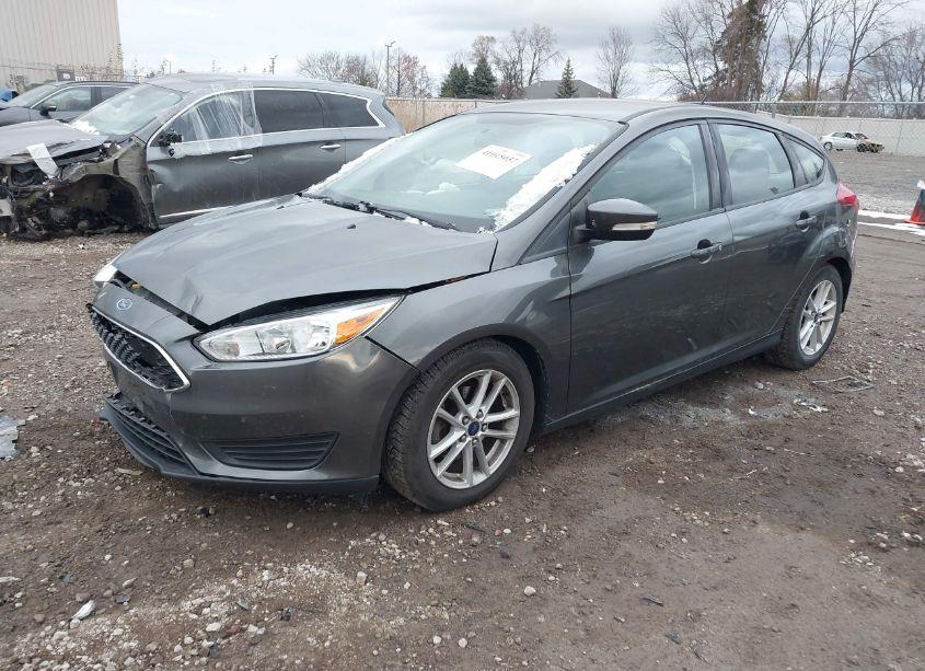 Photo 2 of 2016 Ford Focus SE (VIN 1FADP3K20GL236188)