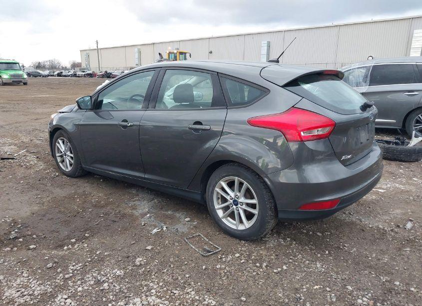 Photo 3 of 2016 Ford Focus SE (VIN 1FADP3K20GL236188)