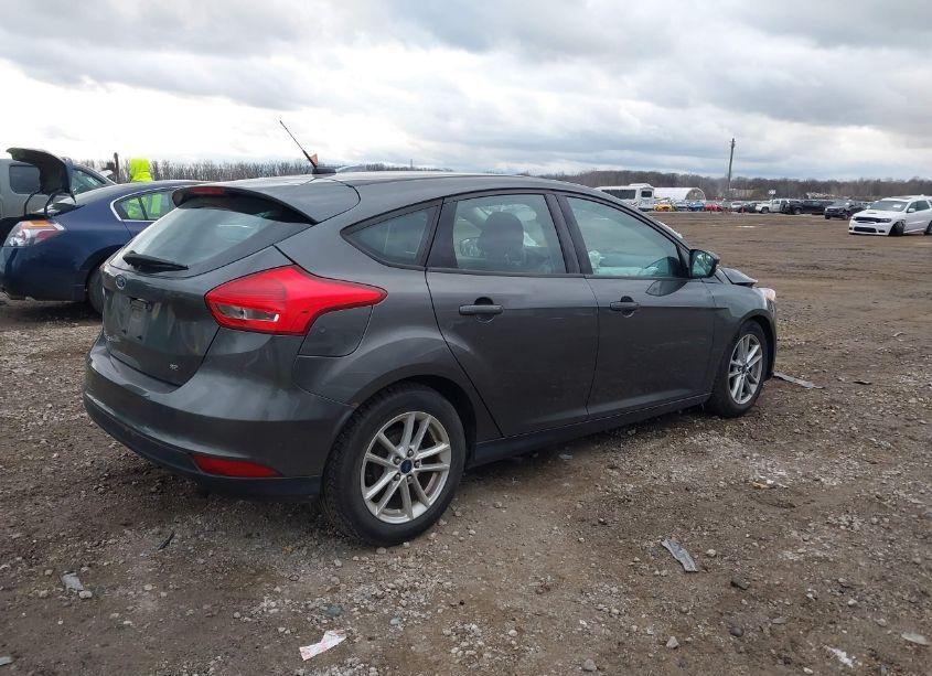 Photo 4 of 2016 Ford Focus SE (VIN 1FADP3K20GL236188)