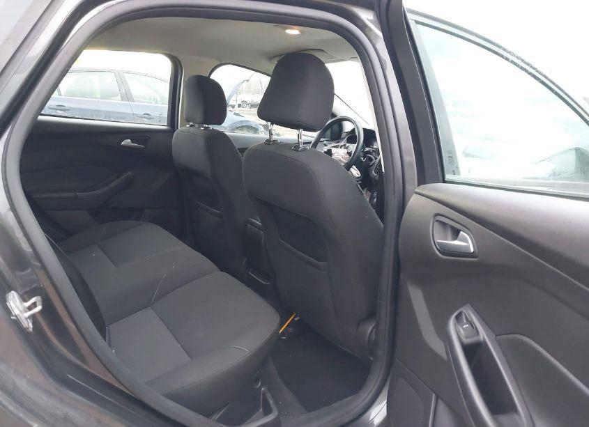 Photo 8 of 2016 Ford Focus SE (VIN 1FADP3K20GL236188)