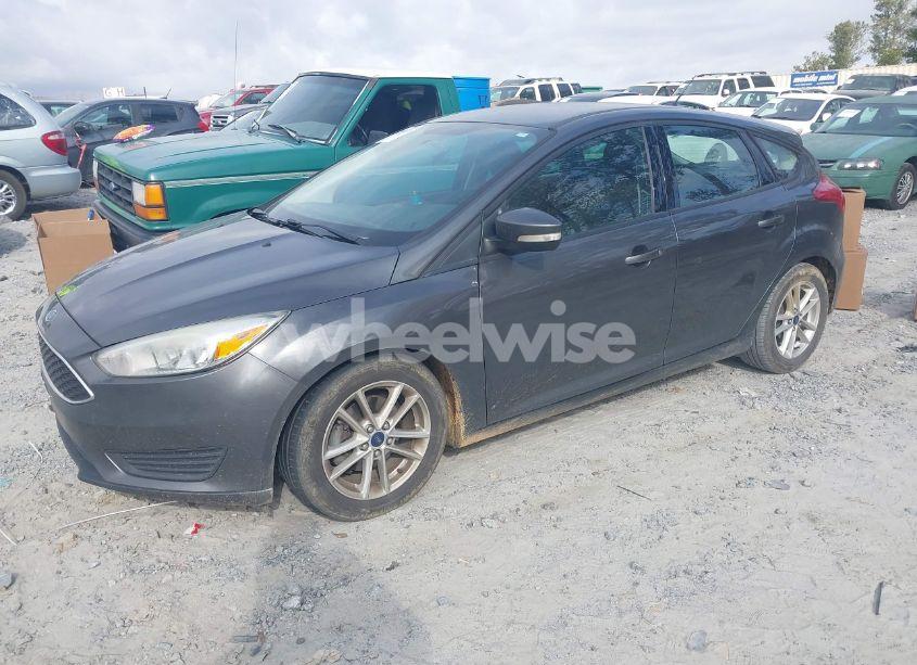 Photo 2 of 2016 Ford Focus SE (VIN 1FADP3K20GL259387)