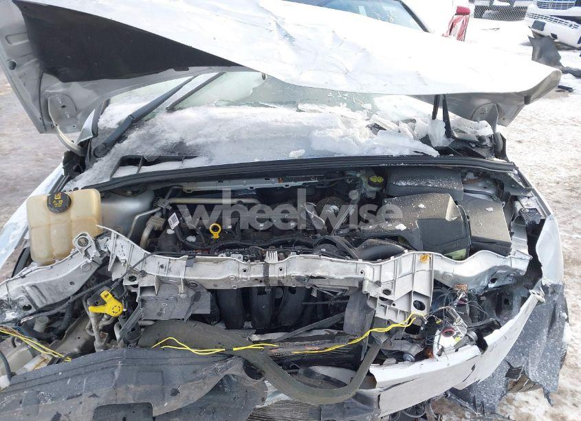 Photo 10 of 2016 Ford Focus SE (VIN 1FADP3K20GL271202)