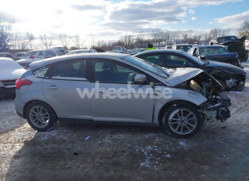 Photo 12 of 2016 Ford Focus SE (VIN 1FADP3K20GL271202)