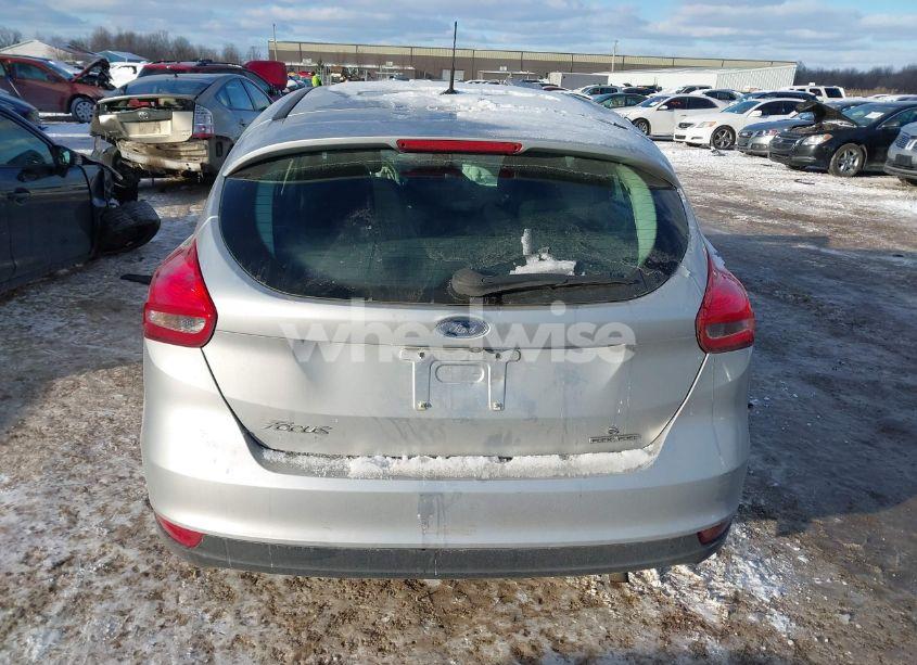 Photo 15 of 2016 Ford Focus SE (VIN 1FADP3K20GL271202)