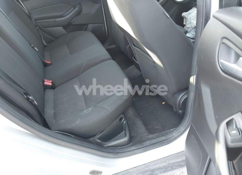 Photo 8 of 2016 Ford Focus SE (VIN 1FADP3K20GL271202)