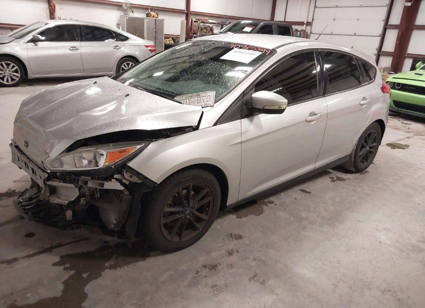 Photo 2 of 2016 Ford Focus SE (VIN 1FADP3K20GL328515)