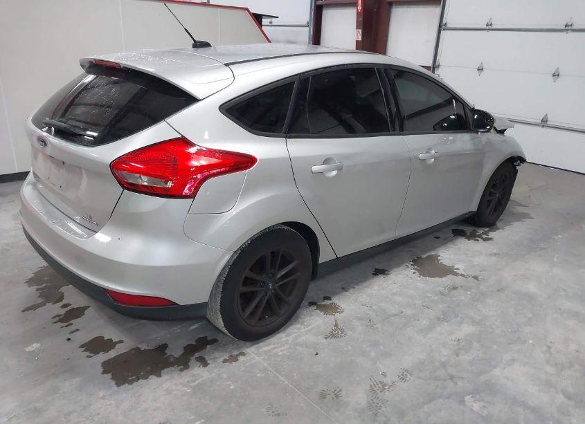 Photo 4 of 2016 Ford Focus SE (VIN 1FADP3K20GL328515)