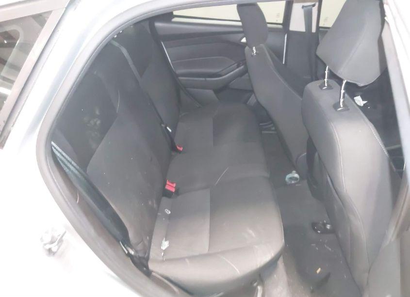 Photo 8 of 2016 Ford Focus SE (VIN 1FADP3K20GL328515)