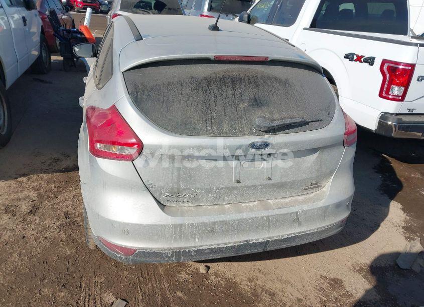 Photo 17 of 2016 Ford Focus SE (VIN 1FADP3K20GL339613)