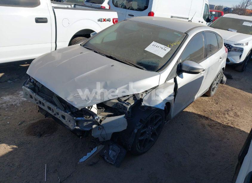 Photo 2 of 2016 Ford Focus SE (VIN 1FADP3K20GL339613)