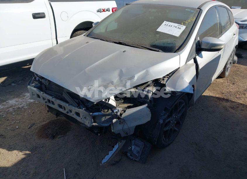 Photo 6 of 2016 Ford Focus SE (VIN 1FADP3K20GL339613)