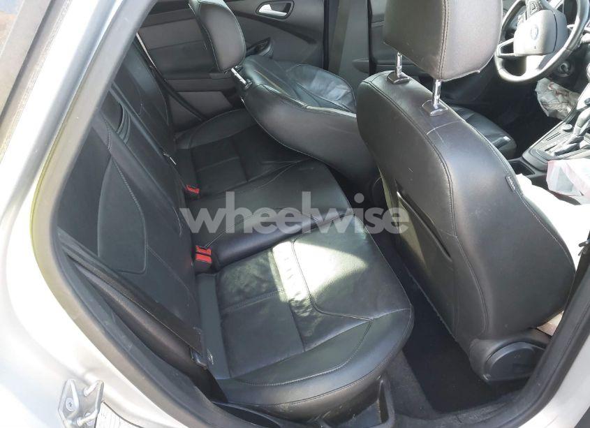 Photo 8 of 2016 Ford Focus SE (VIN 1FADP3K20GL339613)