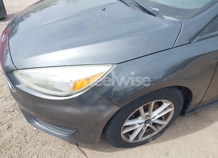 Photo 13 of 2016 Ford Focus SE (VIN 1FADP3K20GL352233)