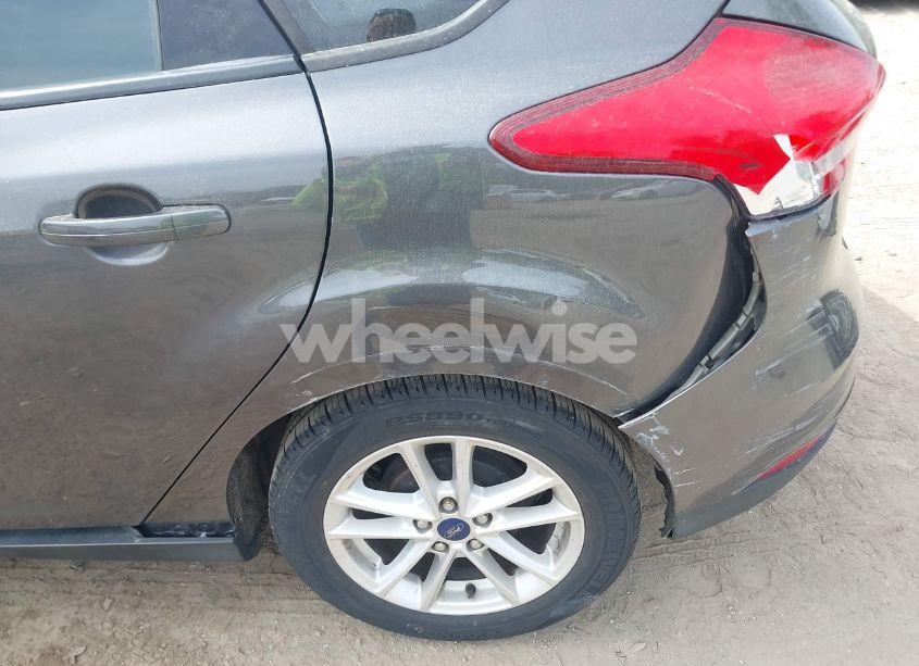 Photo 14 of 2016 Ford Focus SE (VIN 1FADP3K20GL352233)