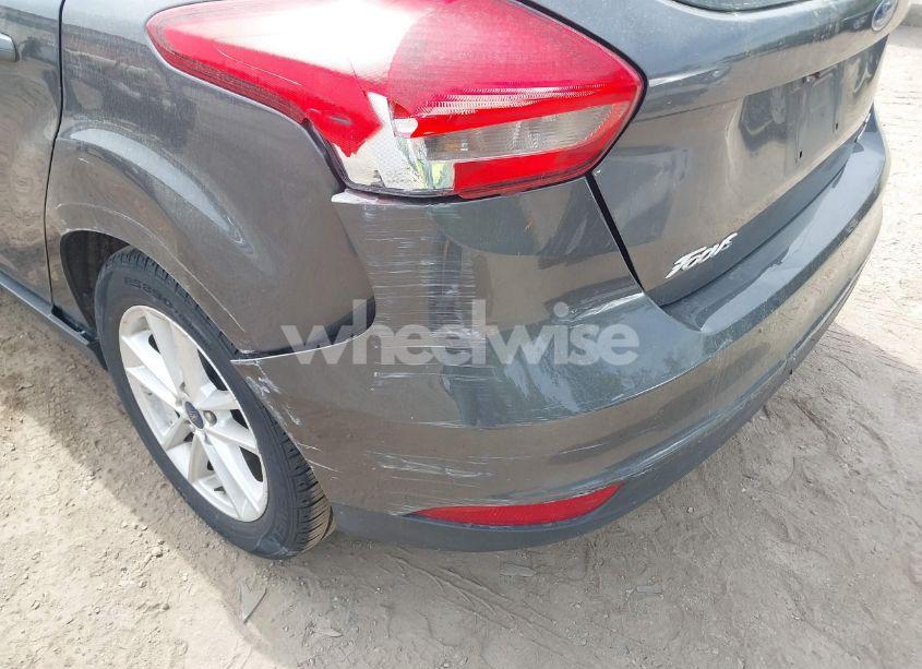 Photo 15 of 2016 Ford Focus SE (VIN 1FADP3K20GL352233)