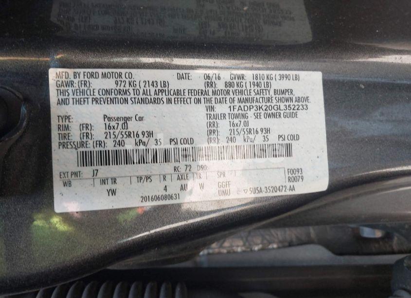 Photo 9 of 2016 Ford Focus SE (VIN 1FADP3K20GL352233)