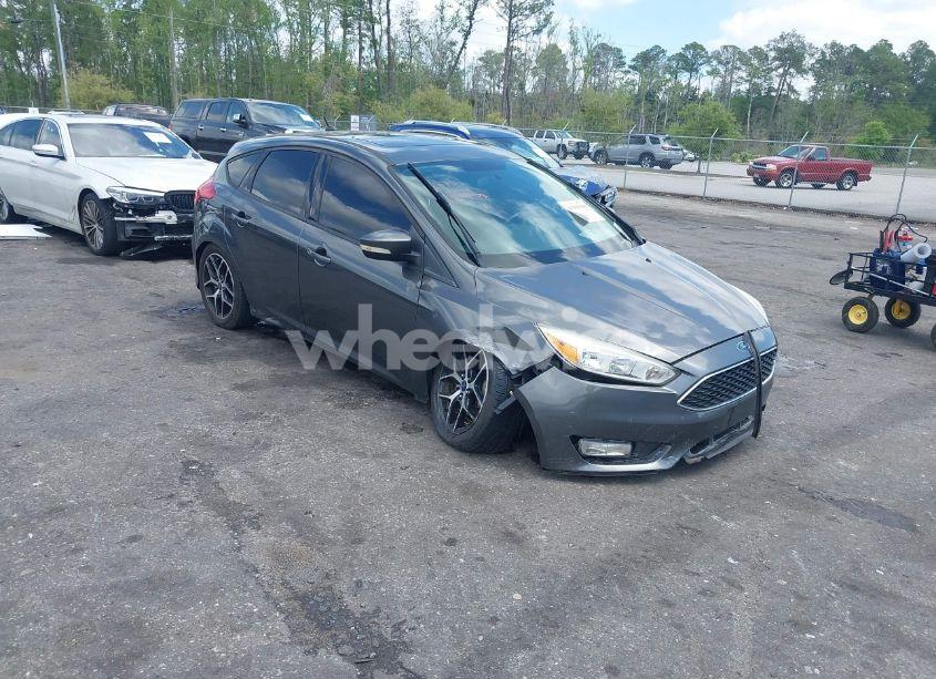 2016 Ford Focus SE (VIN 1FADP3K20GL355746) main photo