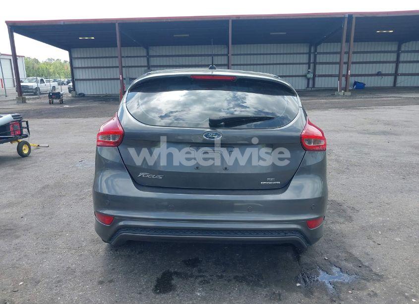 Photo 16 of 2016 Ford Focus SE (VIN 1FADP3K20GL355746)