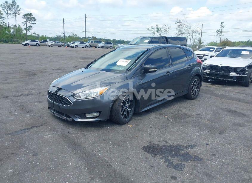 Photo 2 of 2016 Ford Focus SE (VIN 1FADP3K20GL355746)